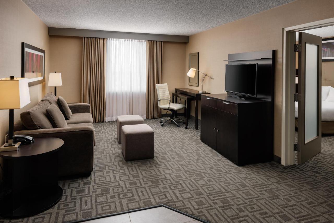 Pomeroy Hotel & Conference Centre Grande Prairie Exterior photo